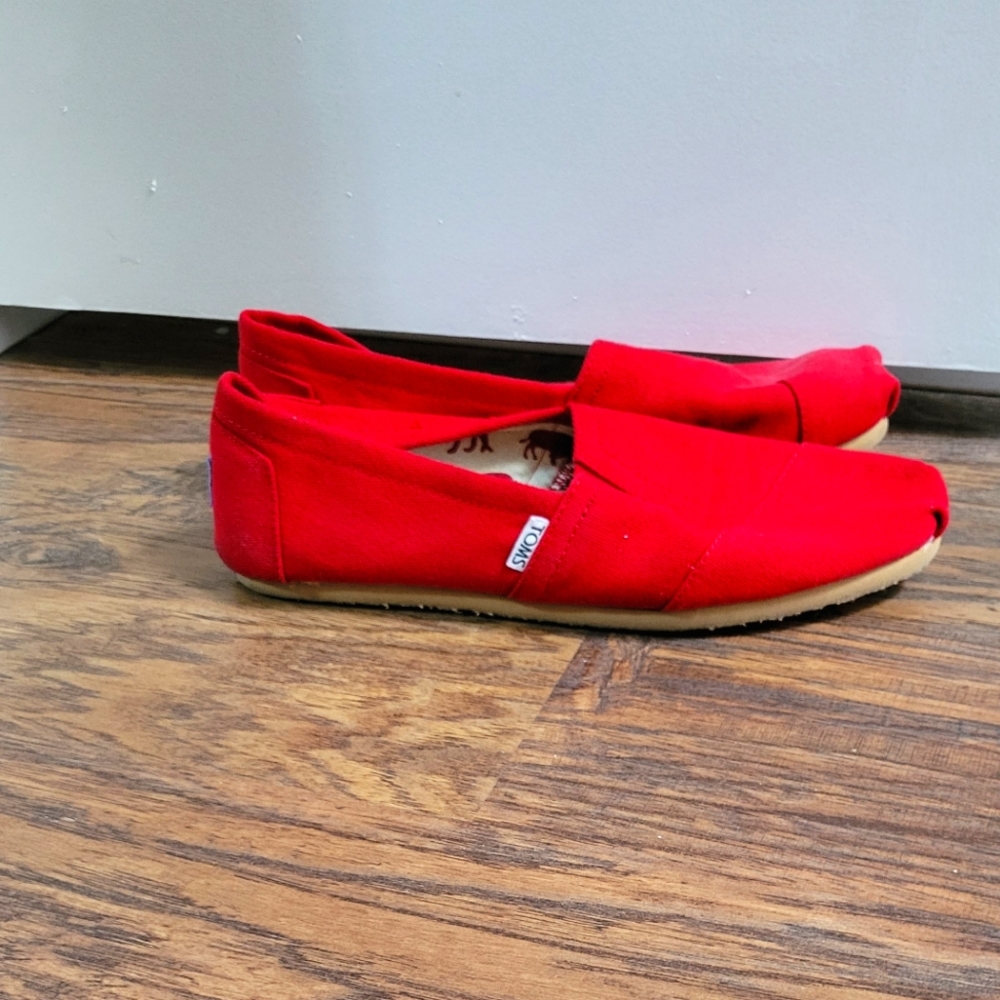 Toms